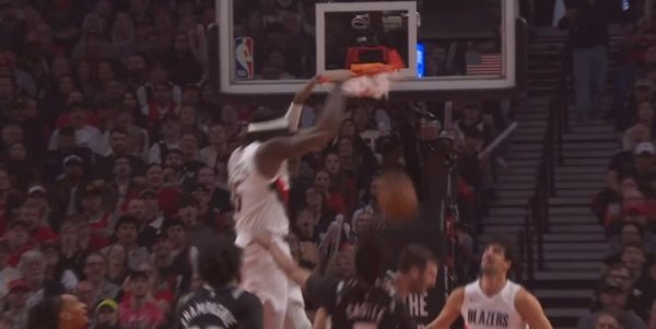 在线炒股配资网 肆虐篮筐！罗威接阿夫迪亚抛传空接炸筐暴扣